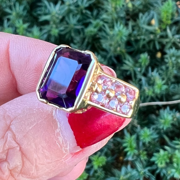 VINTAGE SOLID 14K YELLOW GOLD PURPLE EMERALD CUT AMETHYST & PINK SAPPHIRES RING - Picture 4 of 16
